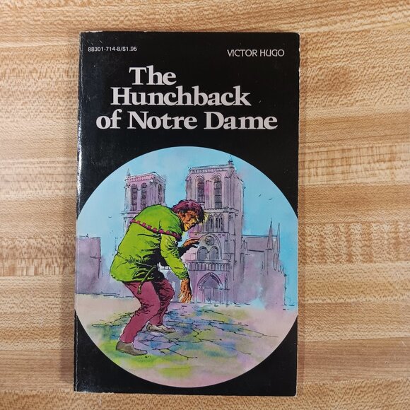 The Hunchback of Notre-Dame Victor Hugo 1984 B&W Pocket Classics Comic Paperback - Picture 1 of 8